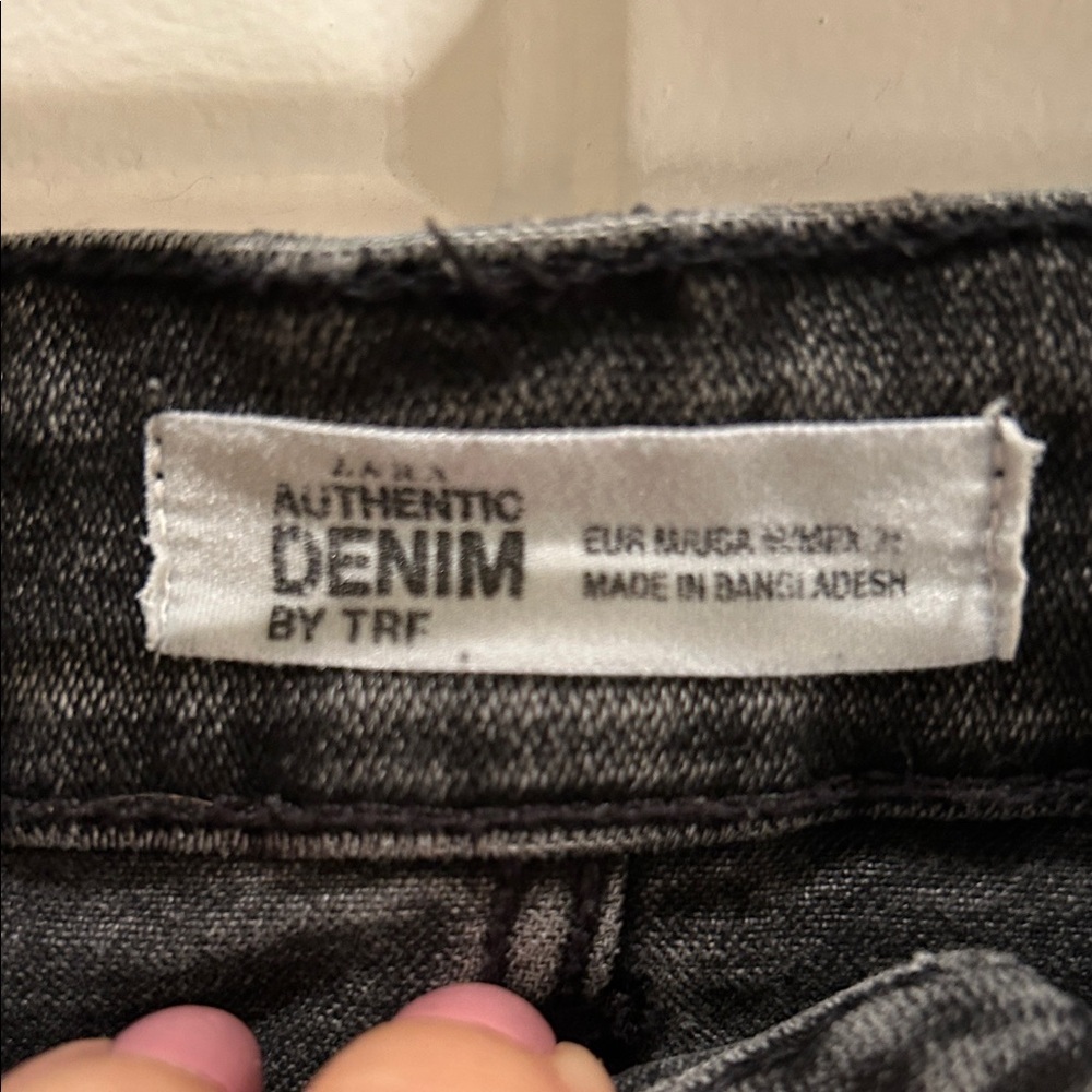 Zara Black Denim Mini Skirt - Picture 2 of 4